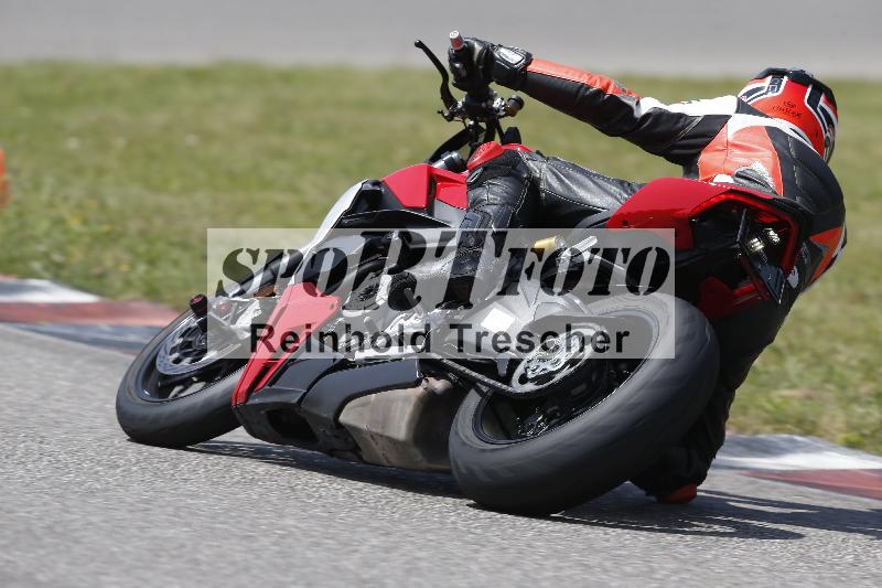 /27 12.06.2025 Ducati Schweiz Trackday Warmup  ADR/gelb-jeaune/8